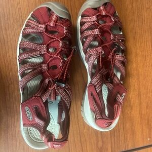NWOT KEEN Women's Whisper Closed Toe Sport Sandals, Red Dahlia, 9.5 EUR 40